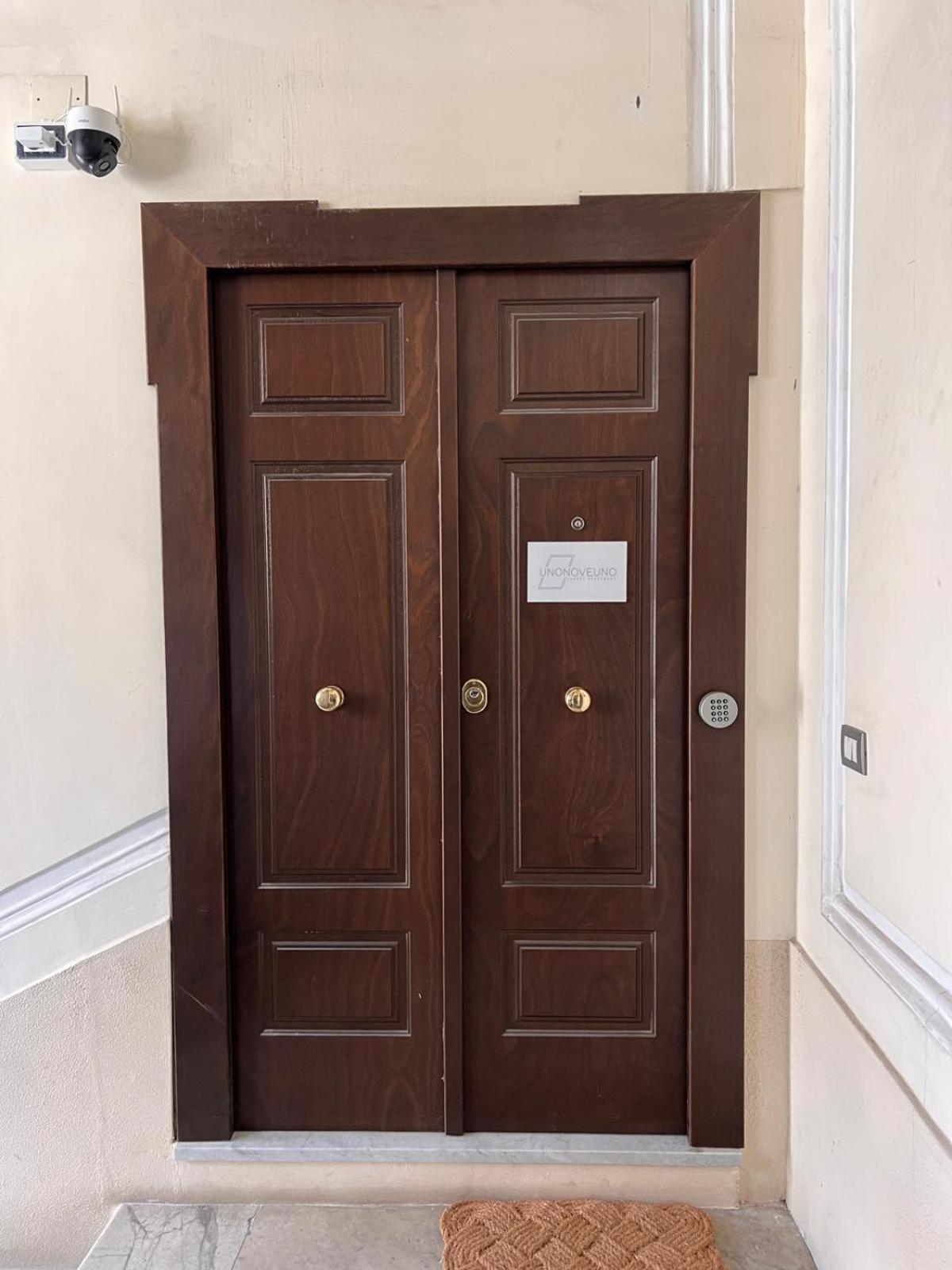Unonoveuno Luxury Apartment نابولي المظهر الخارجي الصورة